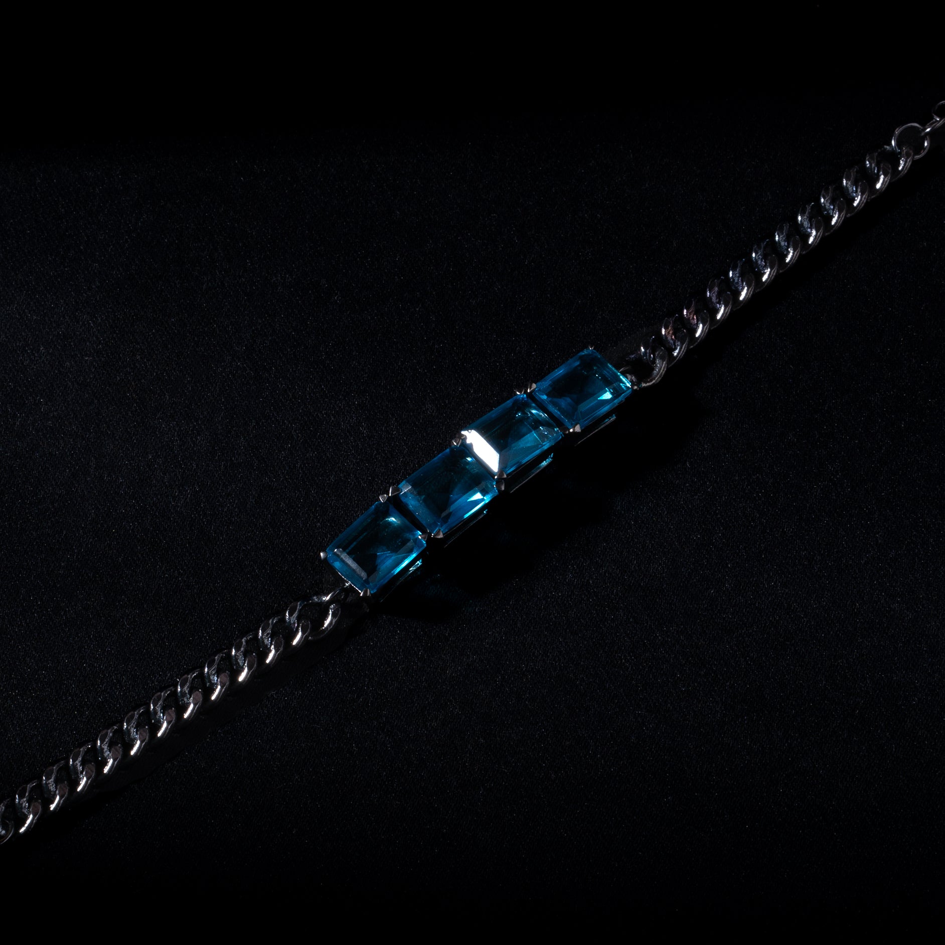 Regal Link Bracelet (Black Finish) - Eleos