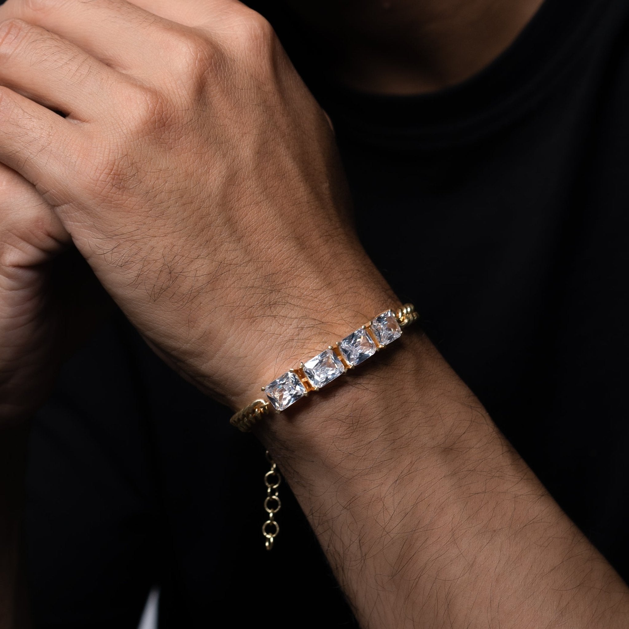 Regal Link Bracelet (Gold Finish) - Eleos