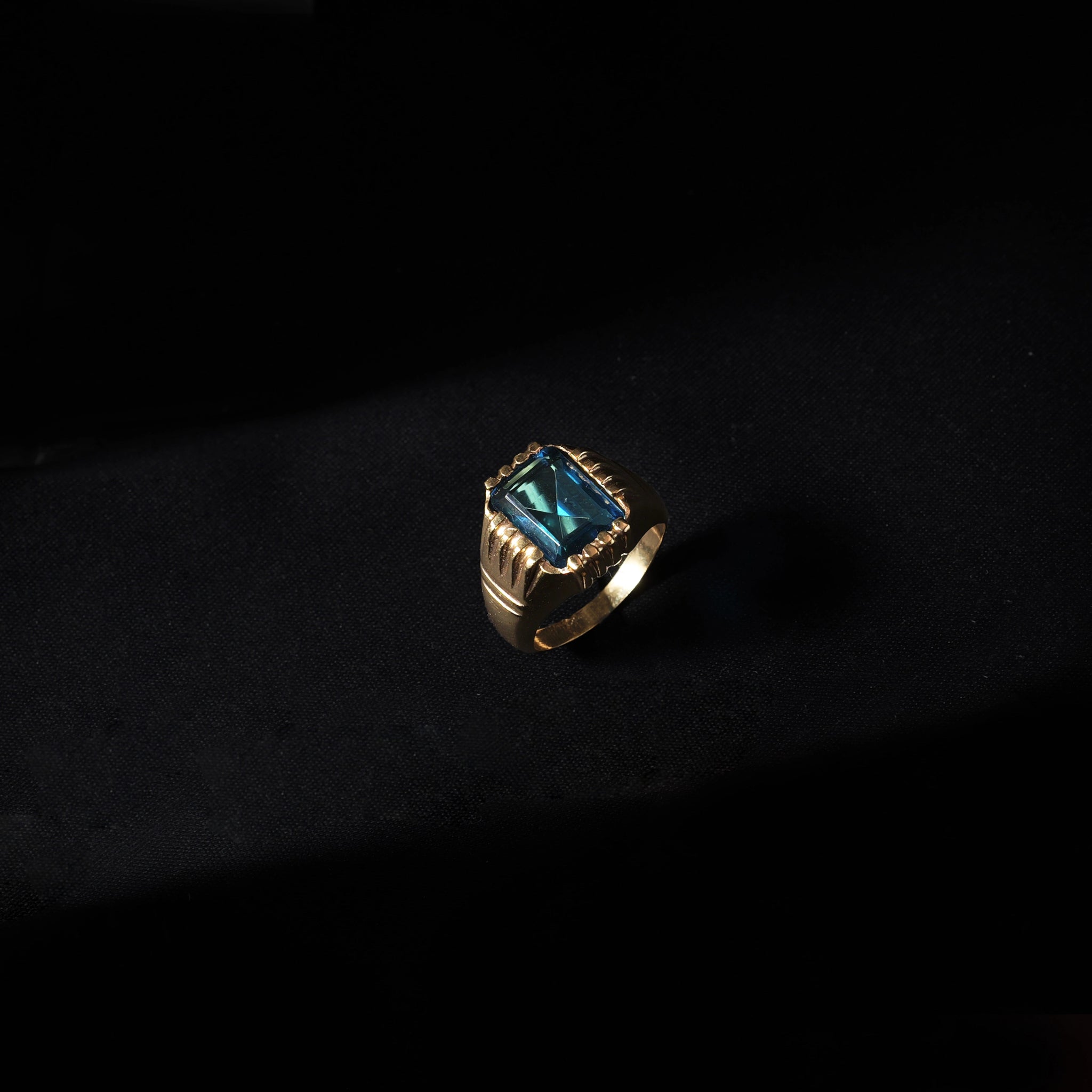 Regal Sapphire Ring - Eleos